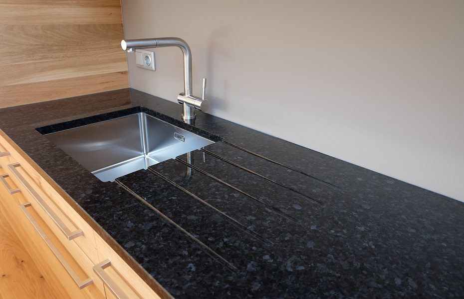 Granit Küchenplatten poliert schwarz